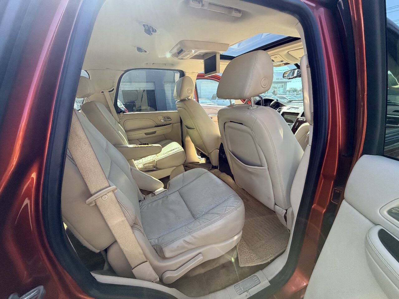 Used 2007 Cadillac Escalade 2WD w/ Information Package image 65