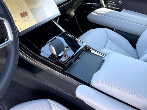 New 2026 Land Rover Range Rover Sport SE image 11