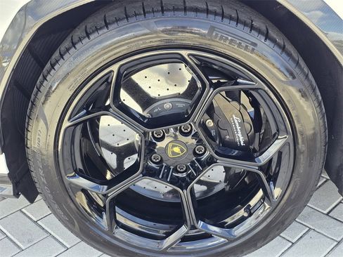 Used 2024 Lamborghini Urus Performante image 6