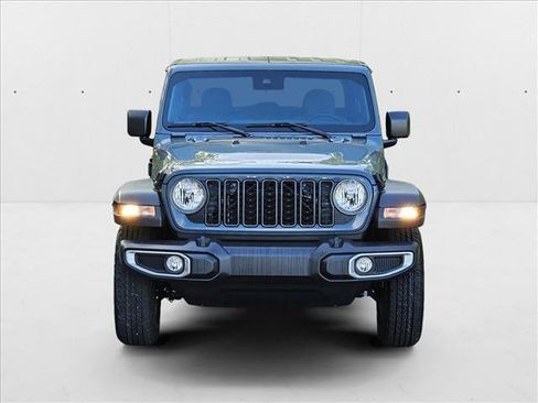 New 2025 Jeep Gladiator Sport image 6