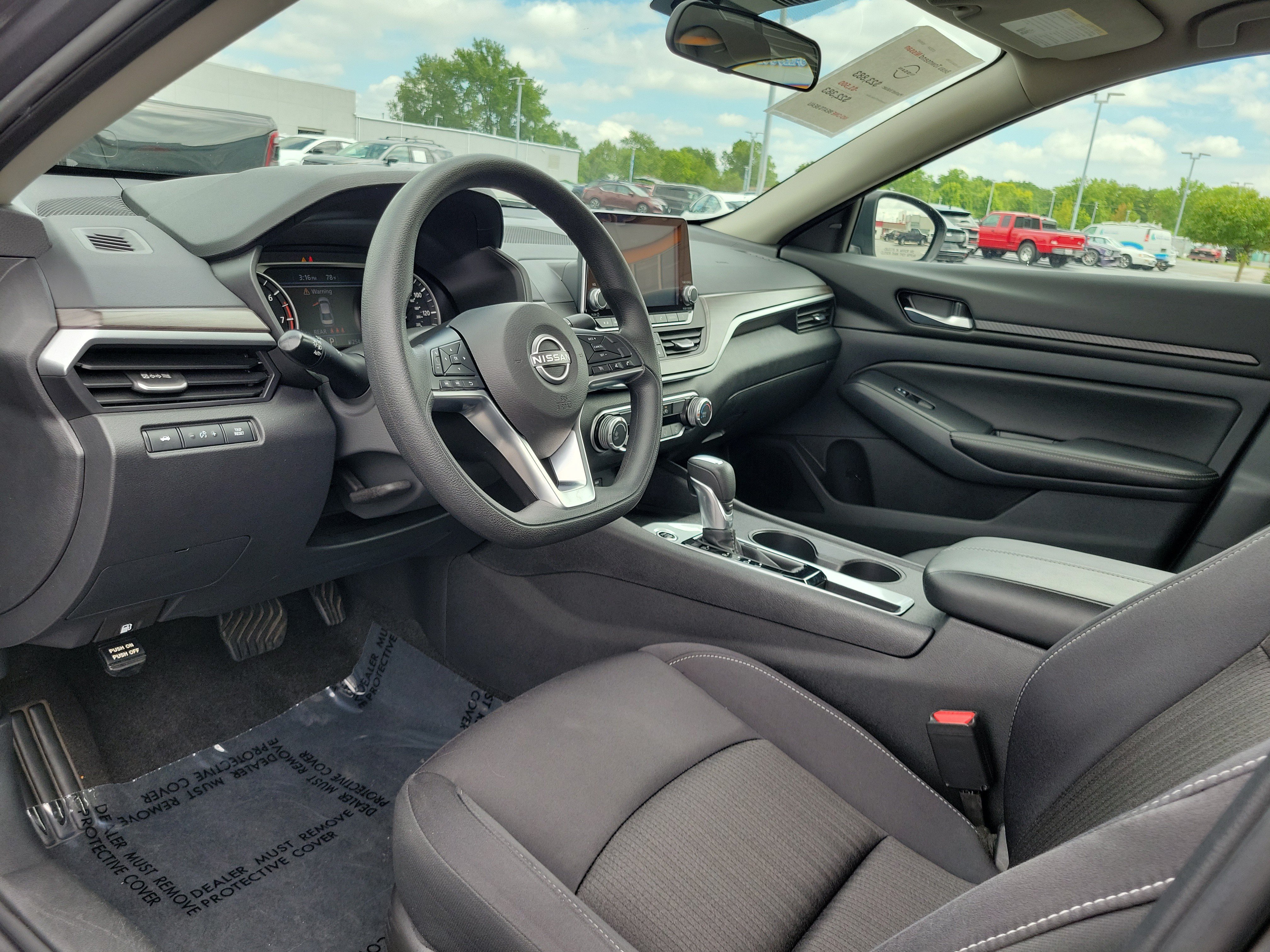 Used 2025 Nissan Altima 2.5 SV FWD image 19