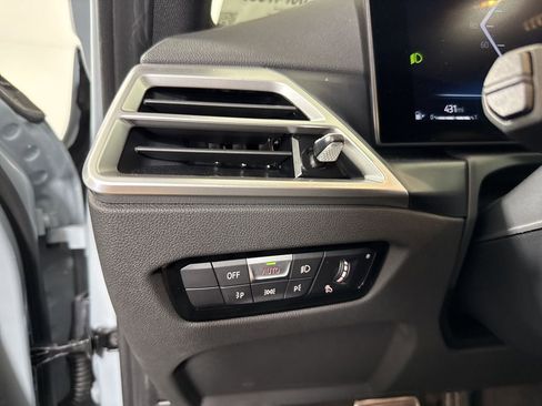 New 2025 BMW 330i Sedan w/ M Sport Package image 21