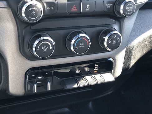 Used 2024 RAM 3500 Tradesman w/ Chrome Appearance Group image 28