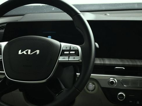 Certified 2024 Kia Telluride EX w/ EX Captain's Chair Package FWD image 43
