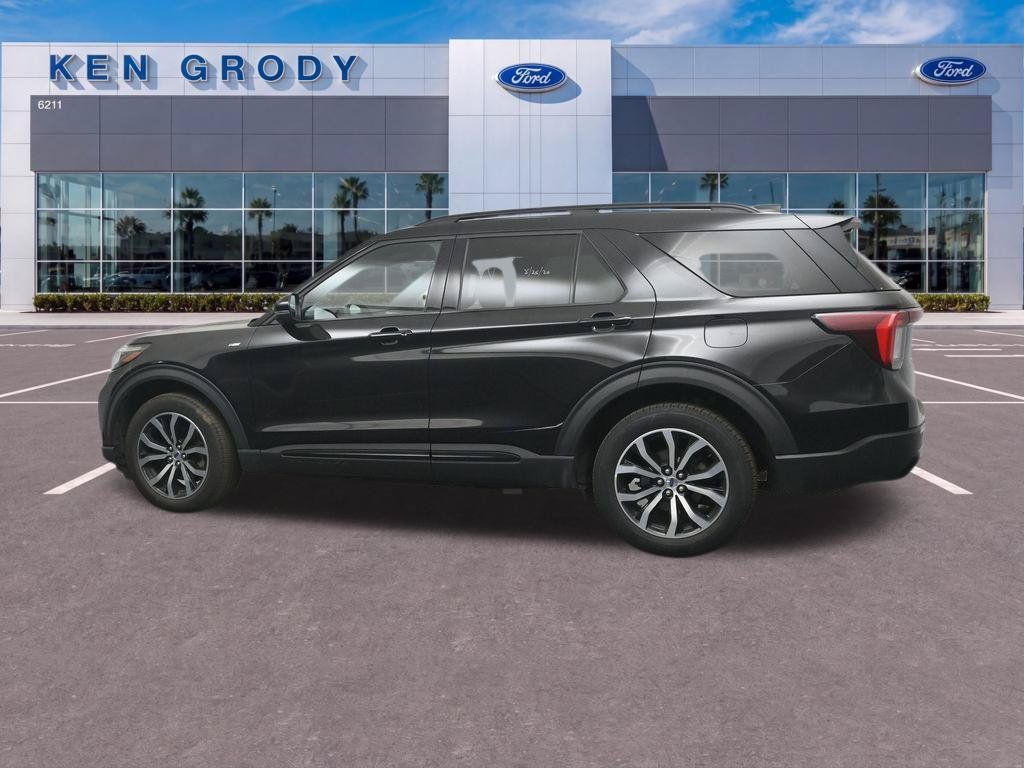 Used 2026 Ford Explorer ST-Line AWD/4WD image 3