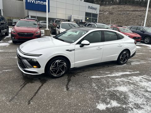 Used 2024 Hyundai Sonata SEL w/ Convenience Package image 13