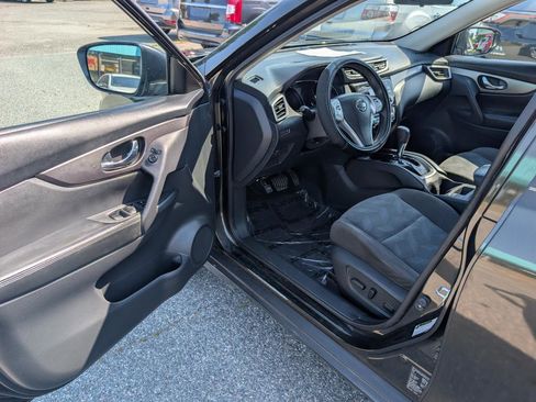 Used 2016 Nissan Rogue SV FWD image 12