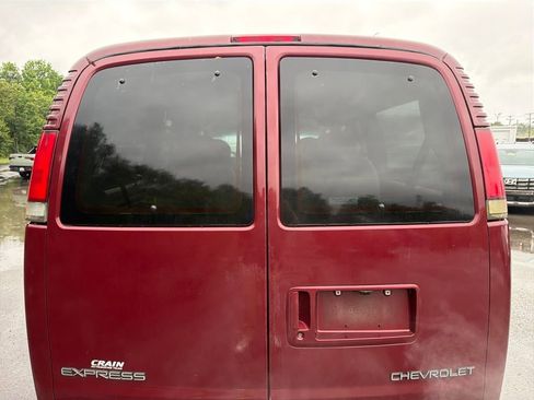Used 2001 Chevrolet Express 1500 LT RWD image 8