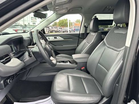 Used 2025 Ford Explorer Active w/ Active Comfort Package AWD/4WD image 18