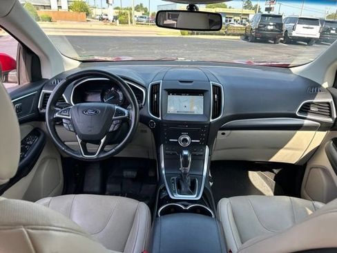 Used 2018 Ford Edge Titanium w/ Equipment Group 301A FWD image 18