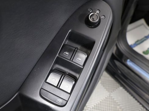 Used 2009 Audi A4 2.0T Premium image 30