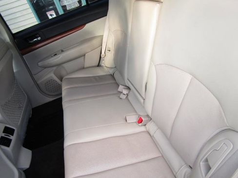 Used 2013 Subaru Outback 3.6R Limited w/ Moonroof Pkg image 15