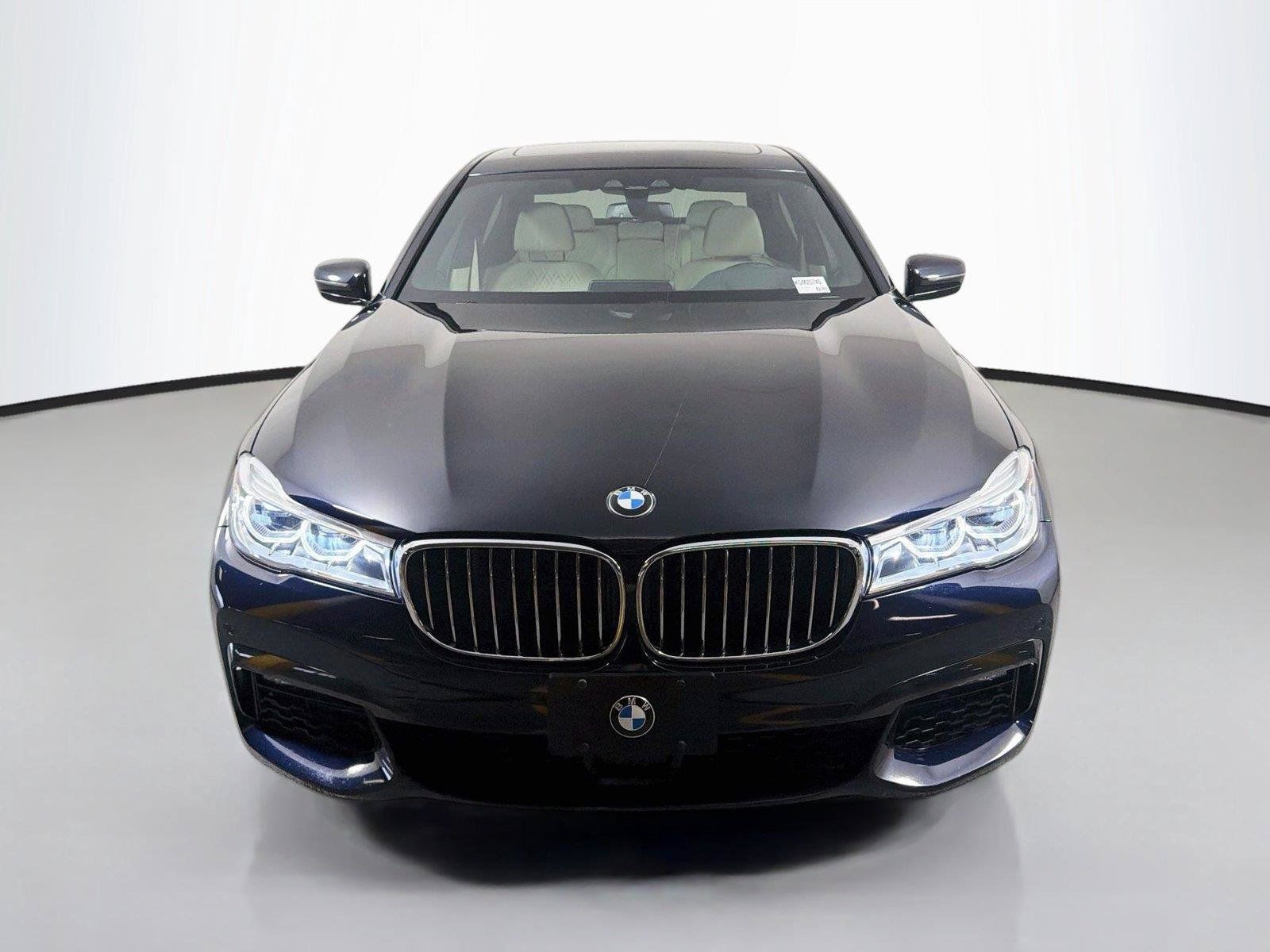 Used 2019 BMW 750i w/ M Sport Package RWD image 2