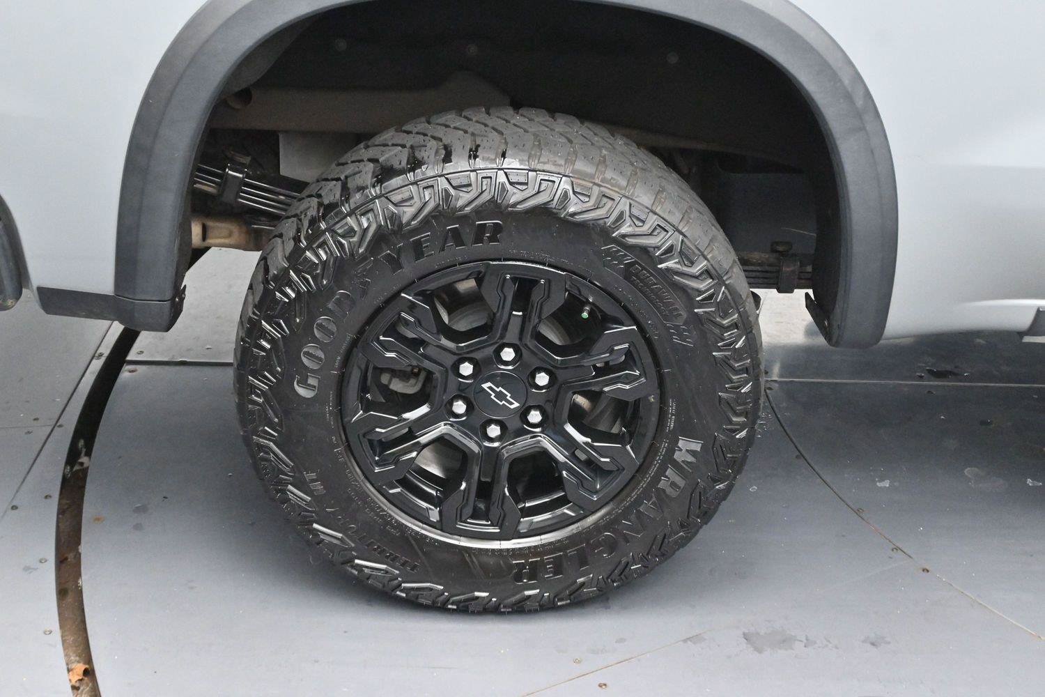 Used 2024 Chevrolet Silverado 1500 ZR2 w/ Technology Package AWD/4WD image 35