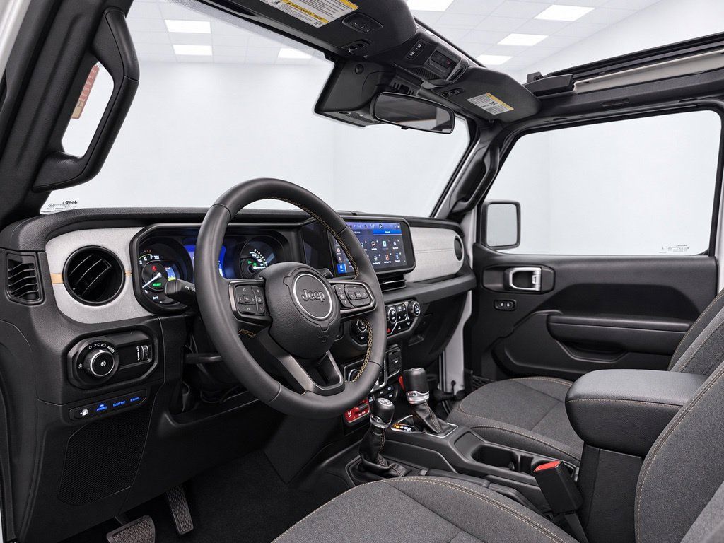 Used 2024 Jeep Wrangler Unlimited AWD/4WD image 23