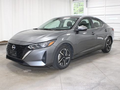 Used 2024 Nissan Sentra SV FWD image 4