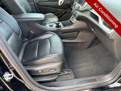 Used 2024 GMC Terrain SLT image 39