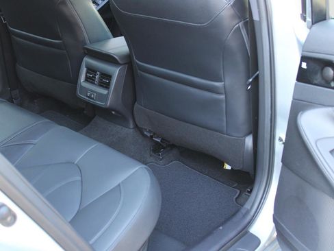Used 2021 Toyota Avalon XLE w/ Carpet Mat Package (TMS) image 38