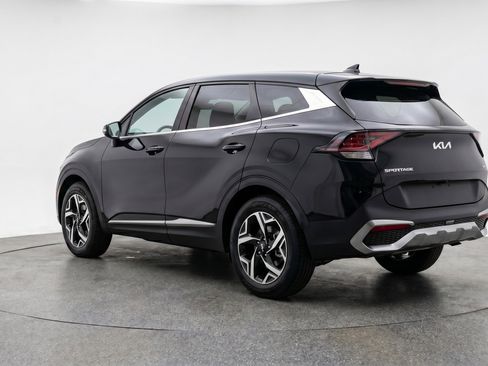 Used 2025 Kia Sportage LX AWD/4WD image 6