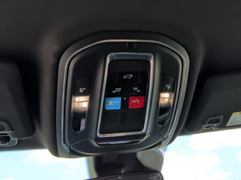 Used 2024 Jeep Grand Cherokee Limited RWD image 22