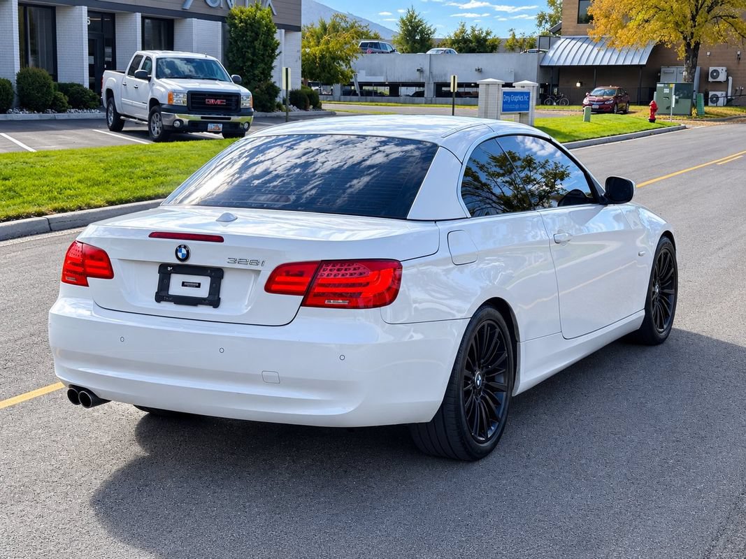 Used 2013 BMW 328i Convertible RWD image 5
