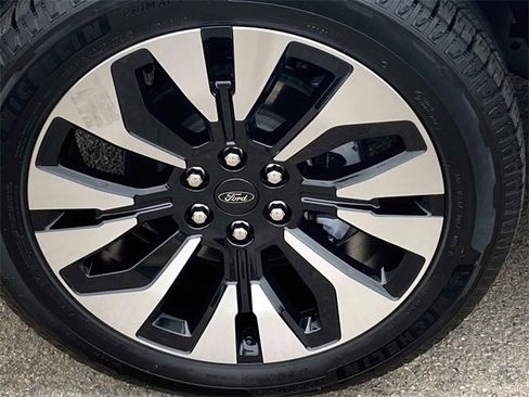 Used 2025 Ford Expedition Max Platinum w/ Driver's Package image 31