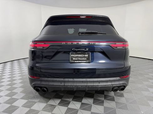 Used 2023 Porsche Cayenne S image 10