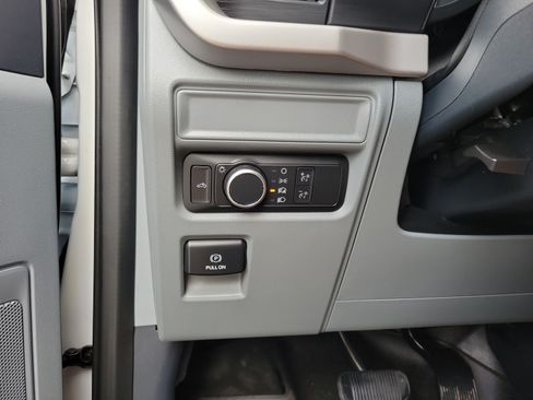 Used 2022 Ford F150 XL w/ Equipment Group 101A High AWD/4WD image 16