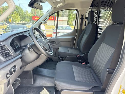 Used 2024 Ford Transit 250 Low Roof w/ Exterior Upgrade Package RWD image 9