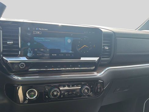 Used 2024 Chevrolet Silverado 1500 LT AWD/4WD image 12