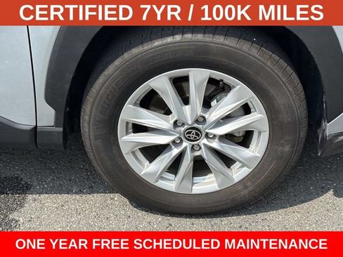 Used 2024 Toyota Corolla Cross LE FWD image 5
