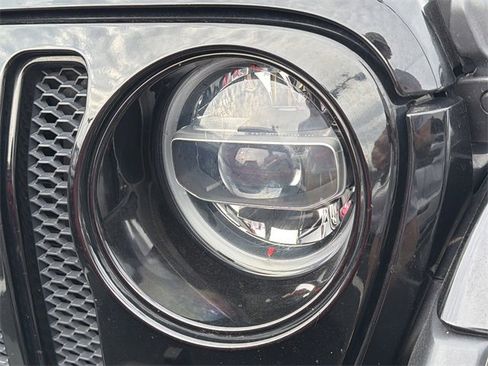 Used 2020 Jeep Wrangler Unlimited Sahara image 7