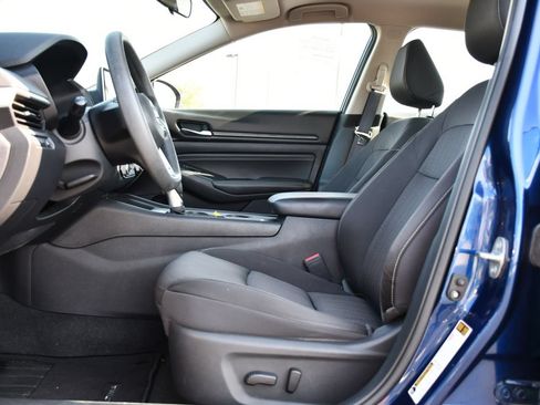 Used 2020 Nissan Altima 2.5 S FWD image 15