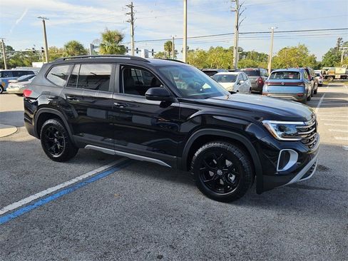New 2026 Volkswagen Atlas Peak Edition image 19