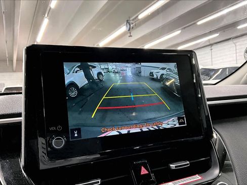 Used 2024 Toyota Corolla Cross XLE w/ Convenience Package FWD image 26