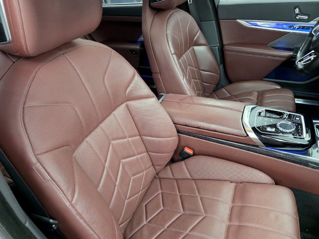 Certified 2023 BMW 740i w/ Executive Package RWD image 28