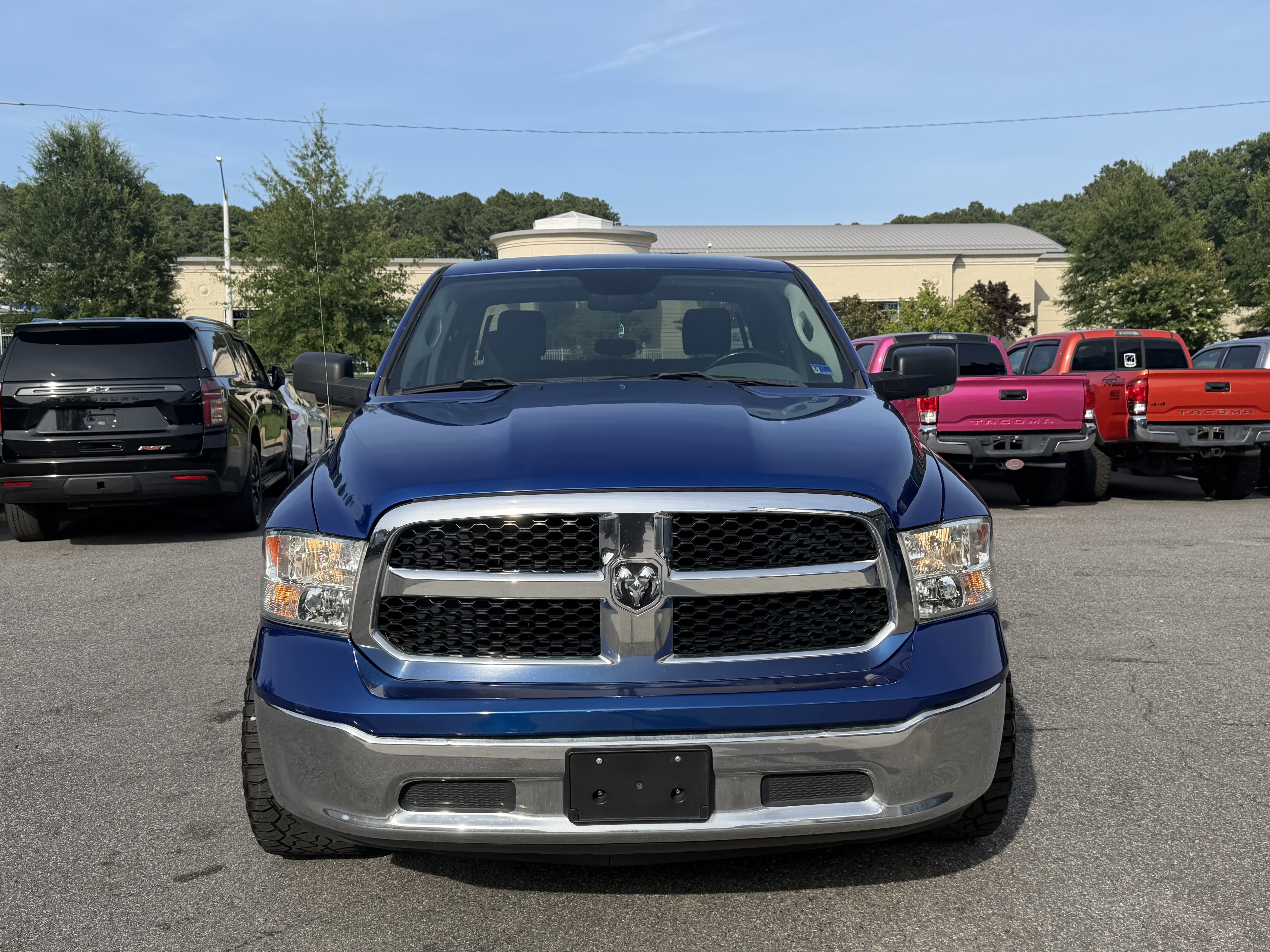 Used 2019 RAM 1500 Classic SLT w/ Luxury Group AWD/4WD image 2