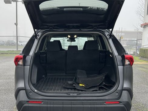 Certified 2022 Toyota RAV4 LE image 24