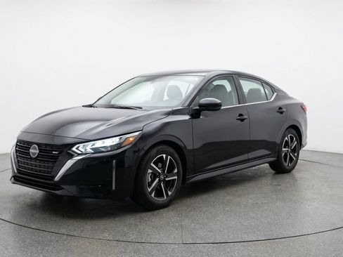 Used 2025 Nissan Sentra SV image 3