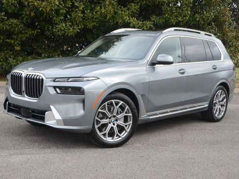 Used 2025 BMW X7 xDrive40i AWD/4WD image 11