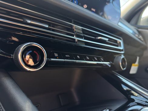 New 2026 Chevrolet Traverse LT image 16