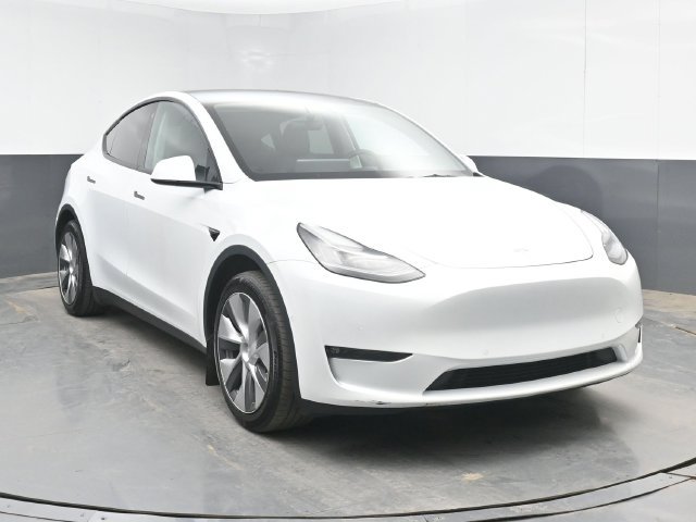 Used 2022 Tesla Model Y Long Range AWD/4WD image 2