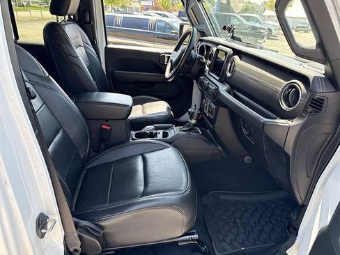 Used 2018 Jeep Wrangler Unlimited Sahara w/ Dual Top Group AWD/4WD image 46