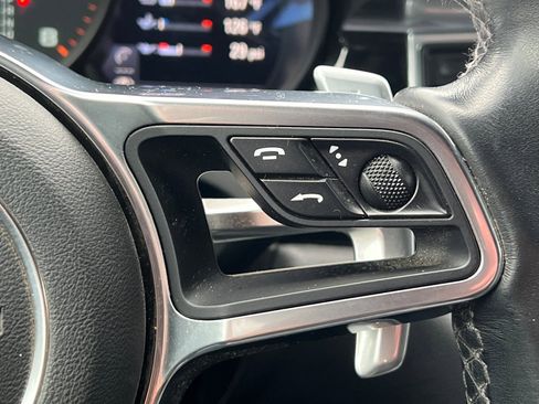 Used 2018 Porsche Macan image 33