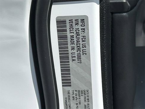 Used 2024 Jeep Grand Cherokee Altitude image 30