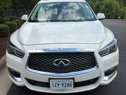 Used 2017 INFINITI QX60 Luxe w/ Deluxe Technology Package AWD/4WD image 1