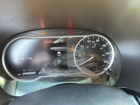 Used 2019 Nissan Kicks SV FWD image 12