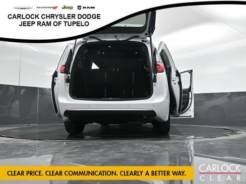 Used 2026 Chrysler Pacifica Limited FWD image 66