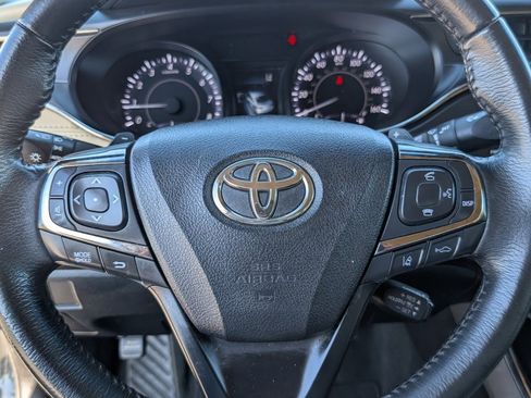 Used 2018 Toyota Avalon XLE image 18