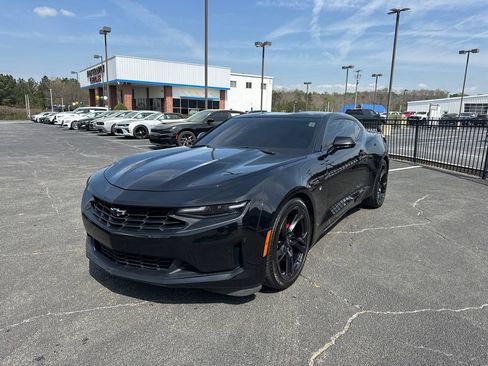 Used 2021 Chevrolet Camaro LT w/ Technology Package image 2